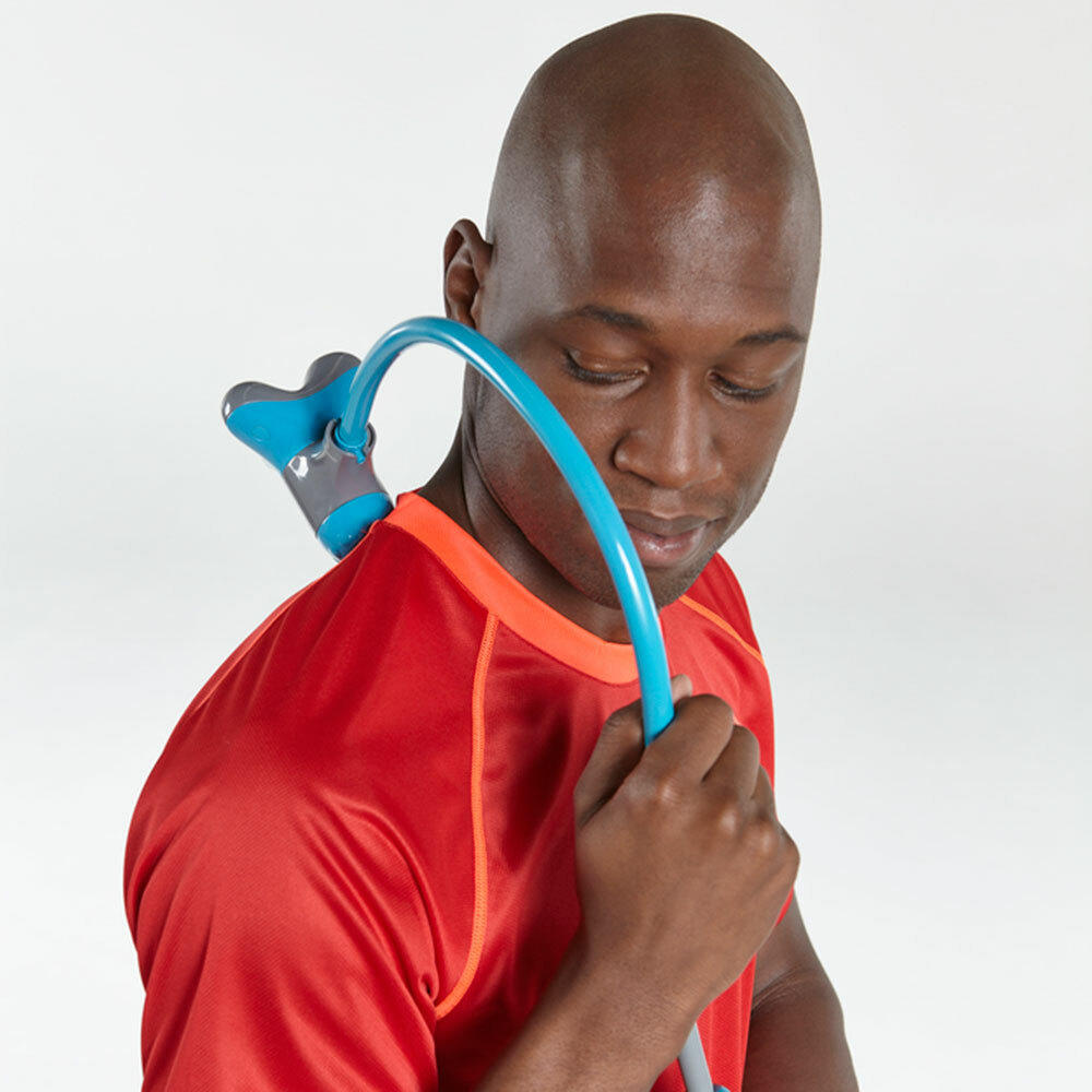 Man massages back shoulder with the Homedics Triumph Vibration Pinpoint Massager