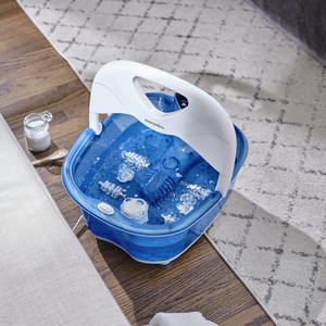 Lifestyle image that shows the water bubbling in the Salt-N-Soak Pro Footbath with Heat Boost