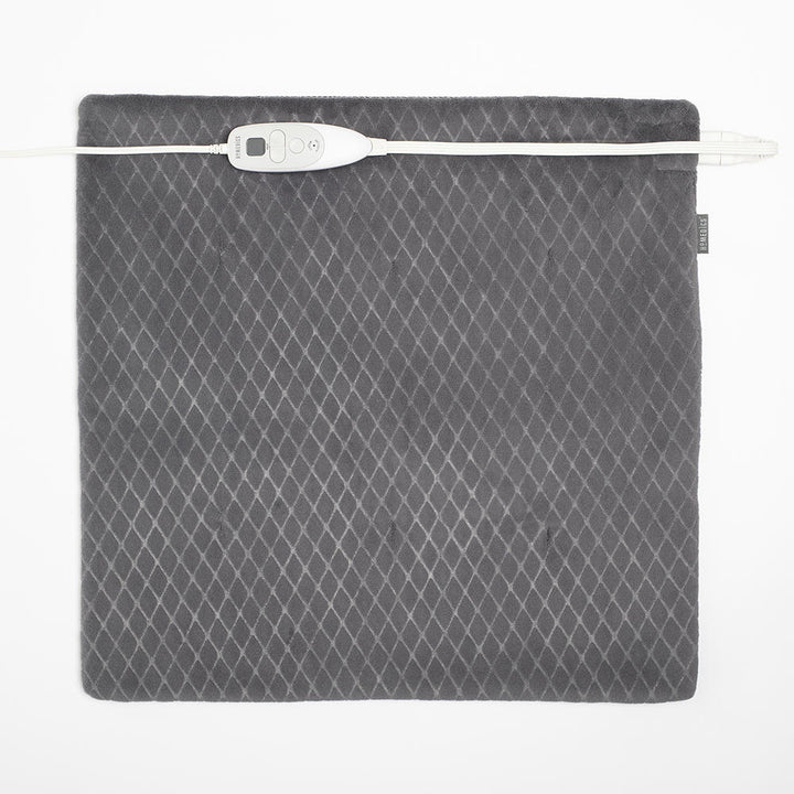 Hands plug in detachable power cord for the Homedics 24 x 24 Plush Oversized Heating Pad