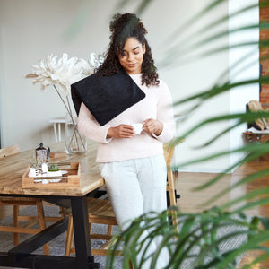 women using Weighted Hot & Cold Gel Heating Pad