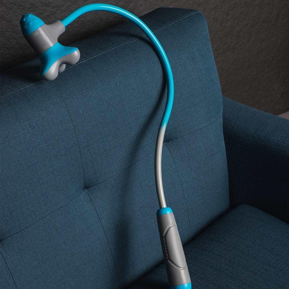 Homedics Triumph Vibration Pinpoint Massager in flexible position
